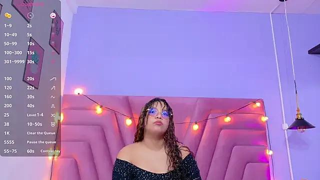 innocenthazel on StripChat 