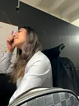 Isabella_Varella on StripChat