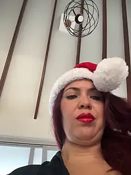 IsaSantoDomingo on StripChat