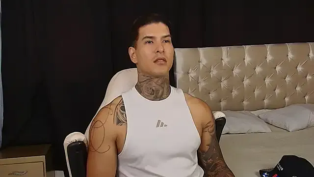 jiro_kenji1 on StripChat