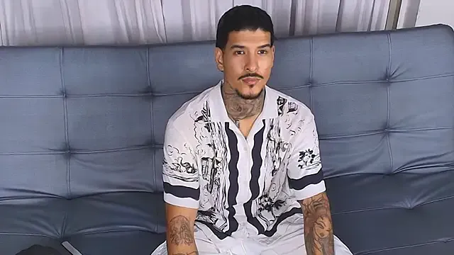 jiro_kenji1 on StripChat