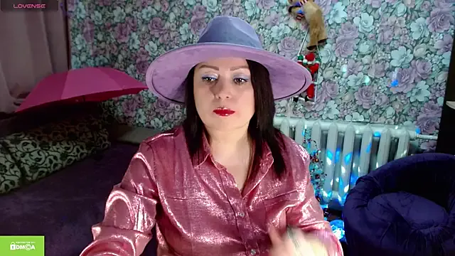 Julia-ru on StripChat