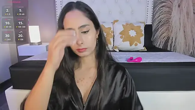 Julia_Martinez_ on StripChat