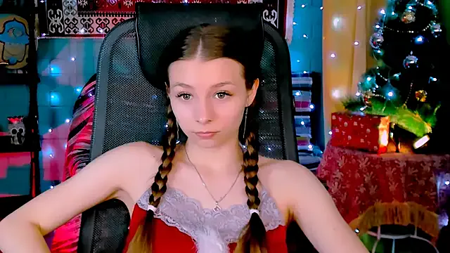 JulieDaniel on StripChat