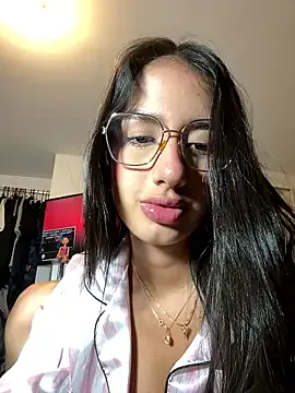 Julieta_Duque on StripChat