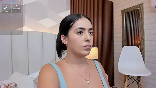 Julietasantos__ on StripChat