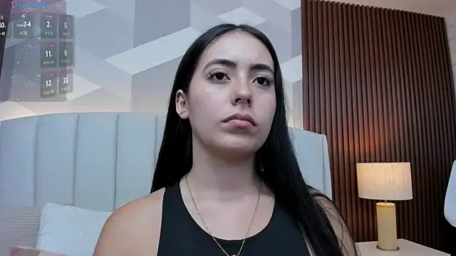 Julietasantos__ on StripChat