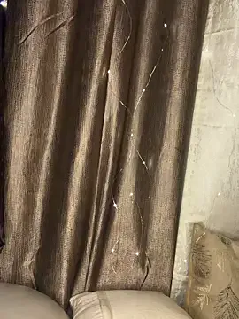 KARISHMA-STRIP on StripChat