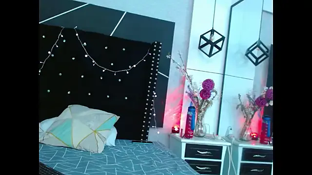 KarlaRoa on StripChat