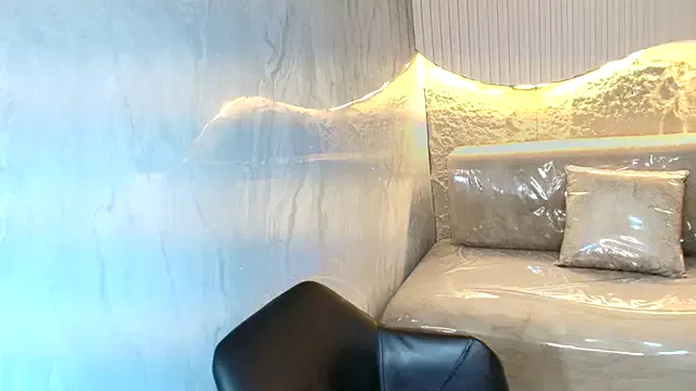 katalina_r_ on StripChat