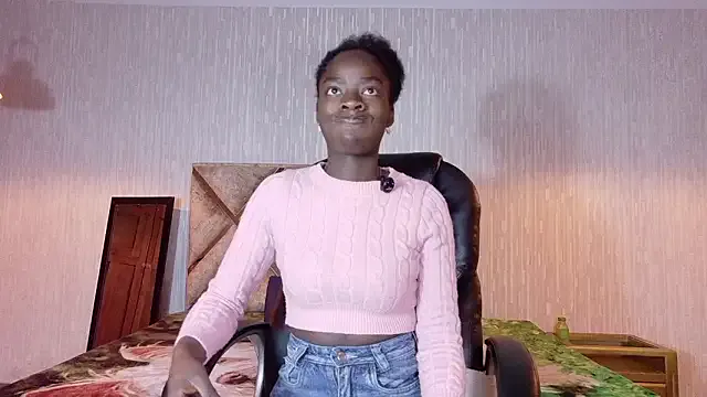 katia_green1 — show tits + rub whit oil