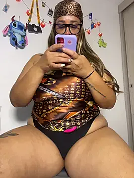 keirabbw — Spanking my pussy X 10 
