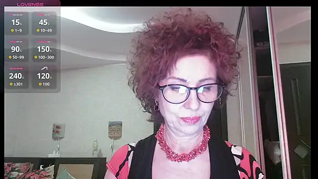 Kelly_Flurr — My cleavage will knock you off your feet