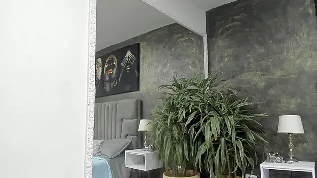 kendra_london on StripChat