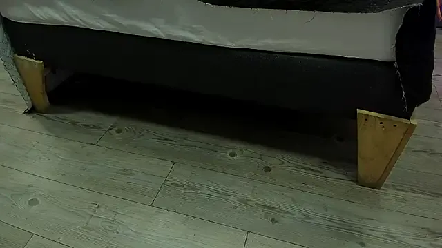 kendra_london on StripChat