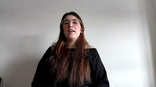 KeniaStockburger — show the clothes