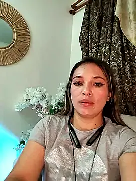 Kiaraa88 on StripChat