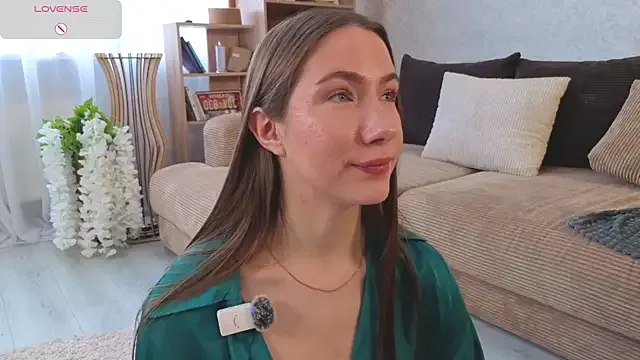 Kira_mindnes on StripChat