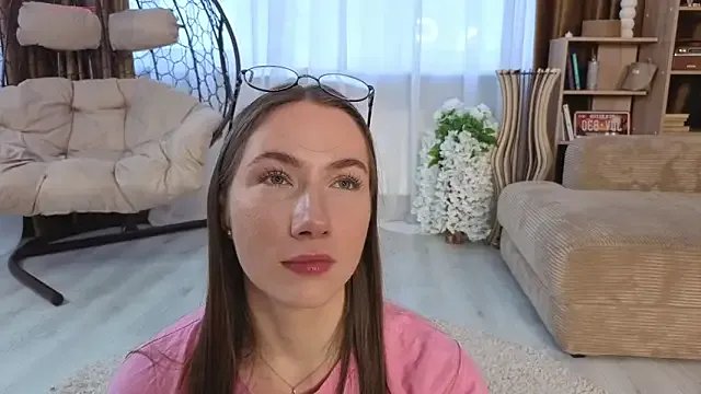 Kira_mindnes on StripChat