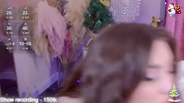 KiraBarlows on StripChat