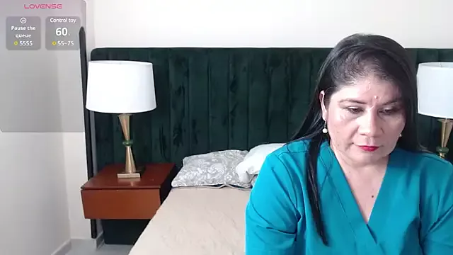 kiraGeiner on StripChat