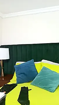 kiraGeiner on StripChat