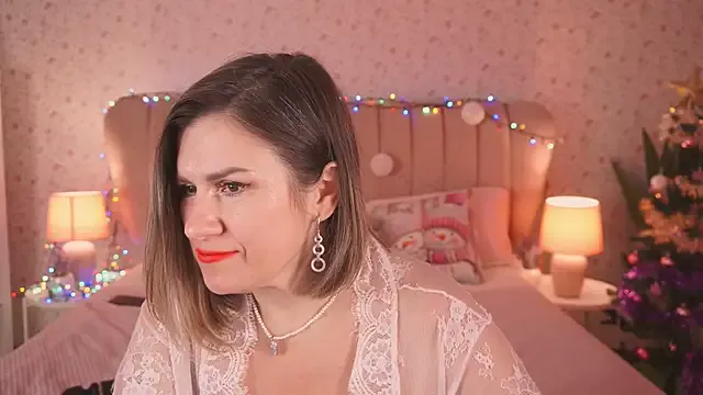 KiraRoxx on StripChat