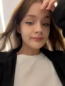 Freechat KittyQueeny on StripChat