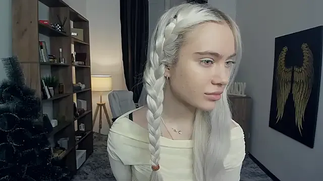 KristalCrowner — touch my lips