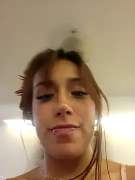 Lau1127 on StripChat