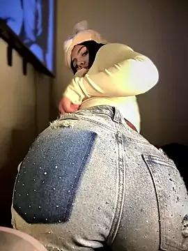 Laura-Khalifa on StripChat