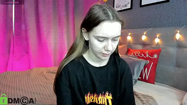 Lesi_Moonie01 on StripChat