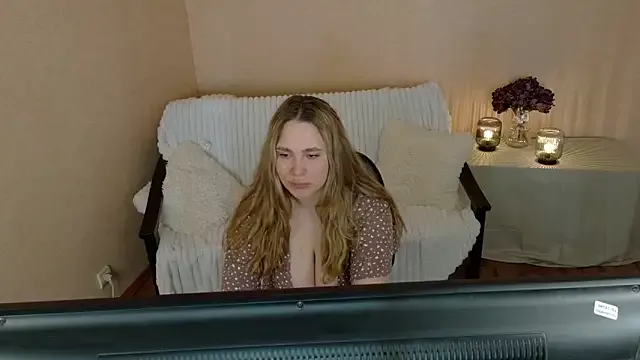 LightKisss on StripChat