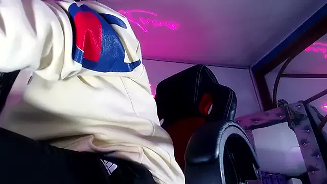 Lina23_ on StripChat