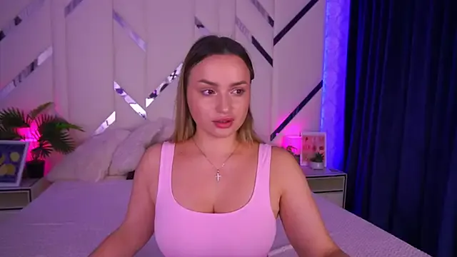 LindsieGreyy on StripChat