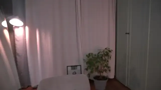 lisa_schiele on StripChat