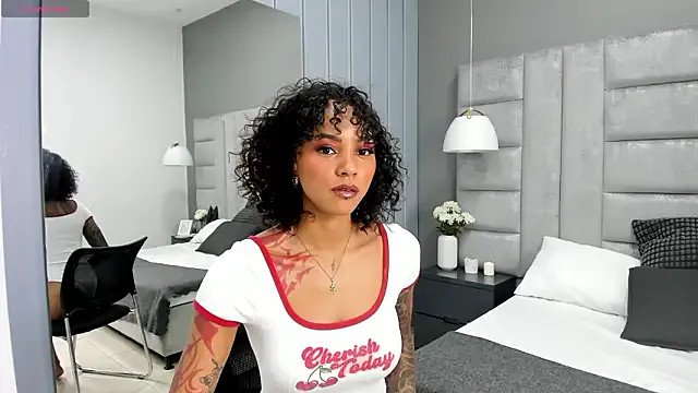 LizStorm_
