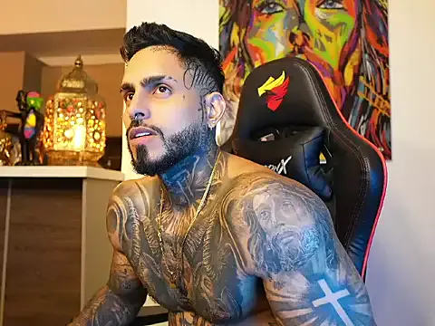 logan_hugh8 on StripChat