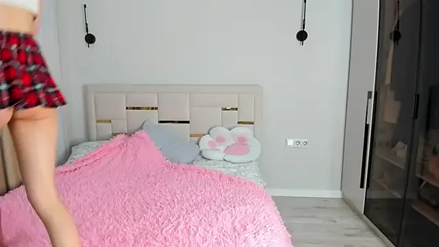 Lola_Peach on StripChat
