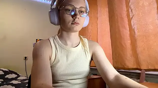 LolaSpermina on StripChat