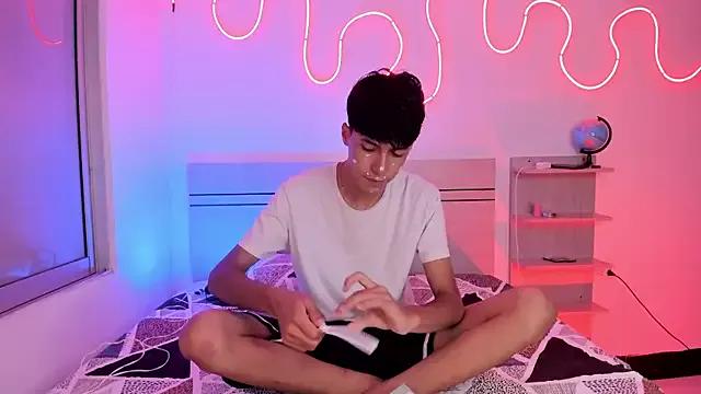 Freechat luccas_ferreira on StripChat