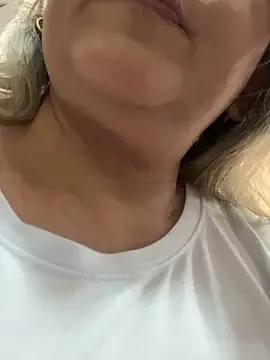 Freechat Lucy_Milf_474 on StripChat