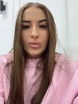 Luna_Olsen on StripChat