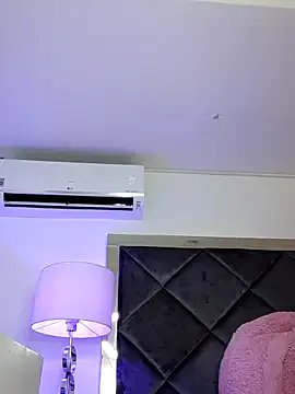 LunaaCurly on StripChat