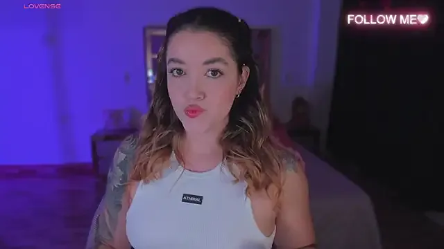 lunaarose on StripChat