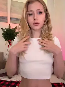 LunaRase on StripChat