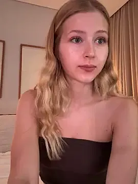 LunaRase on StripChat