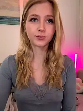 LunaRase on StripChat