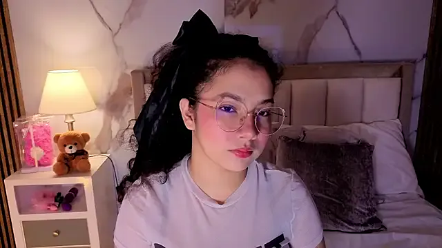 LunaRosse_ on StripChat