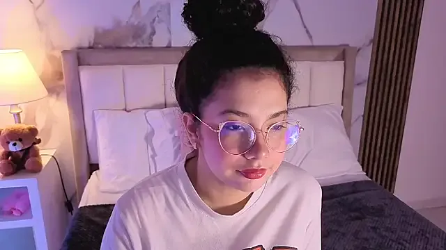 LunaRosse_ on StripChat